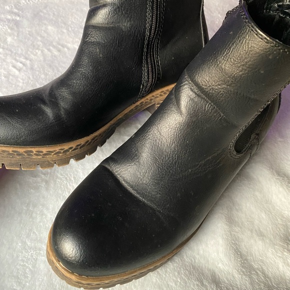 Maurice’s Chelsea Boot - Picture 2 of 4